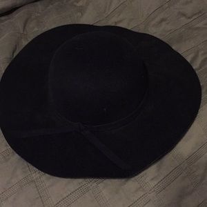 Brimmed hat